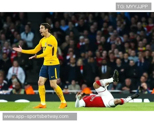 酋长球场热水故障回顾马竞训练中断十分钟后恢复正常